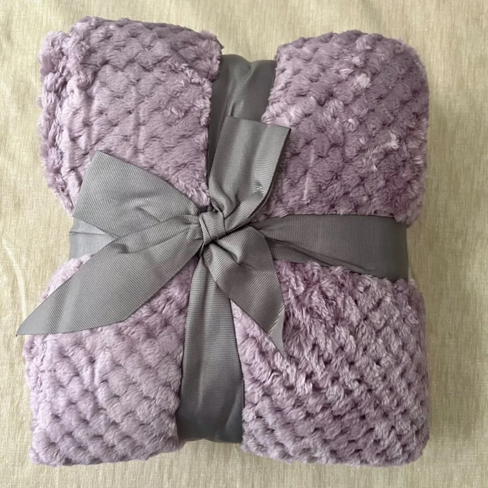 NWT Luxury Lavender Flannel Throw Blanket